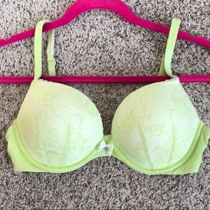Victoria’s Secret Body by Victoria bra